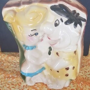 Fred loves Wilma bank just for show